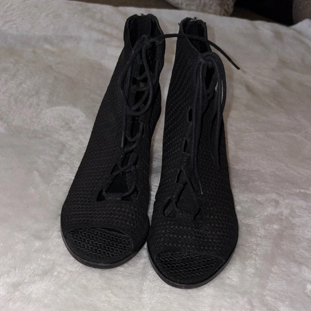 Eileen Fisher Women’s Black Slew Lace-Up Booties EUC 8
